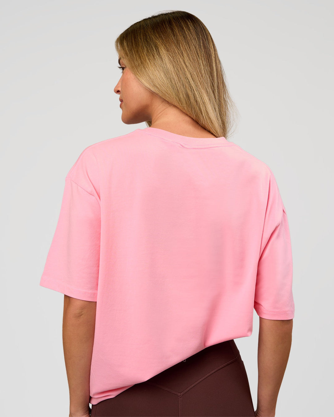 Woman wearing VS6 1% Better FLXCotton Oversize Tee - Pink Rose | Model:Issy | Size:XS - view 9