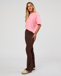 Woman wearing VS6 1% Better FLXCotton Oversize Tee - Pink Rose | Model:Issy | Size:XS | Thumbnail Index: 14