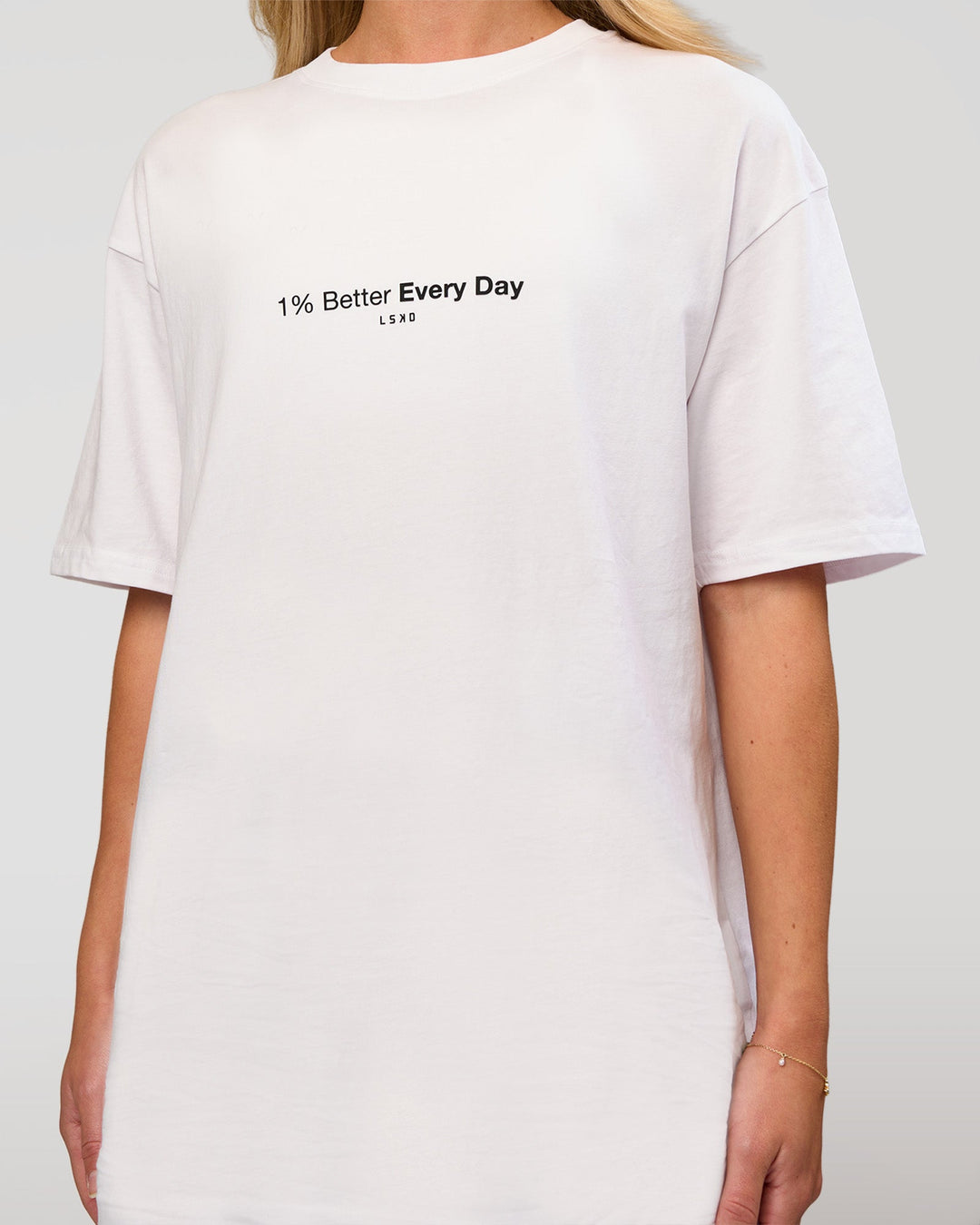 Woman wearing VS6 1% Better FLXCotton Oversize Tee - White | Model:Issy | Size:XS - view 13