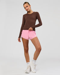 Woman wearing AeroFLX+ Seamless Long Sleeve Tee - Hot Chocolate/Hot Chocolate | Model:Taneisha | Size:XS | Thumbnail Index: 5