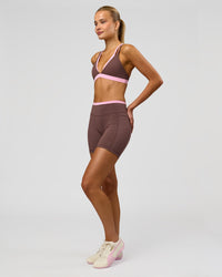 Woman wearing Bree Fusion High-Rise 6" Short Pockets - Cocoa Powder-Pink Rose | Model:Taneisha | Size:XS | Thumbnail Index: 8
