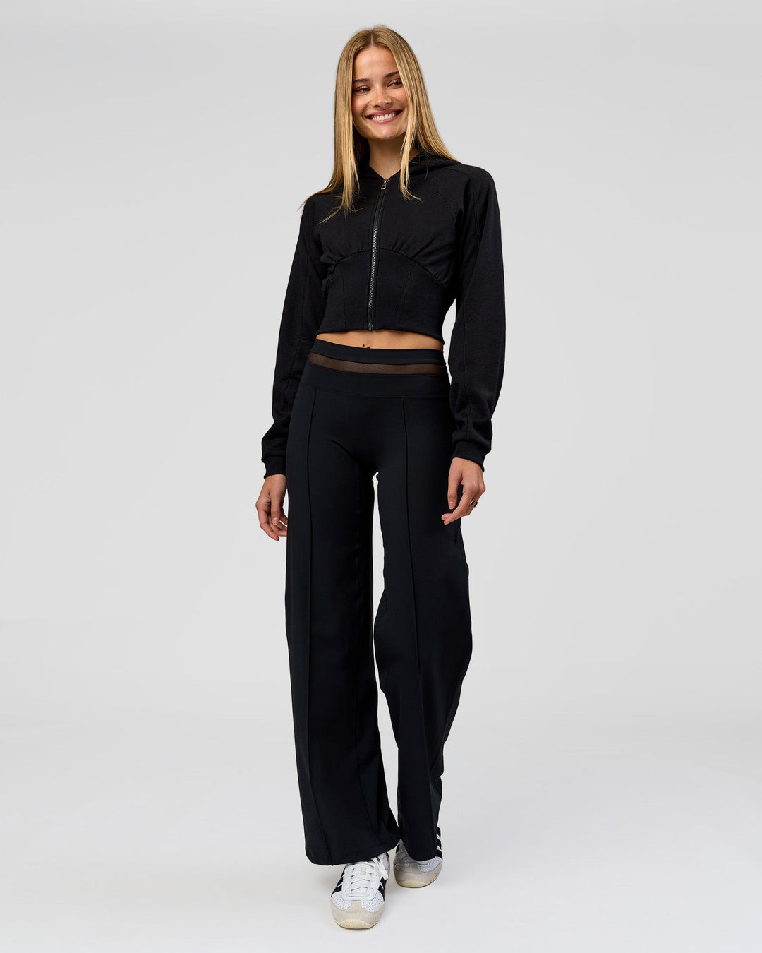 Woman wearing Dare Wide Leg Pant - Black | Model:Taneisha | Size:XS - view 5