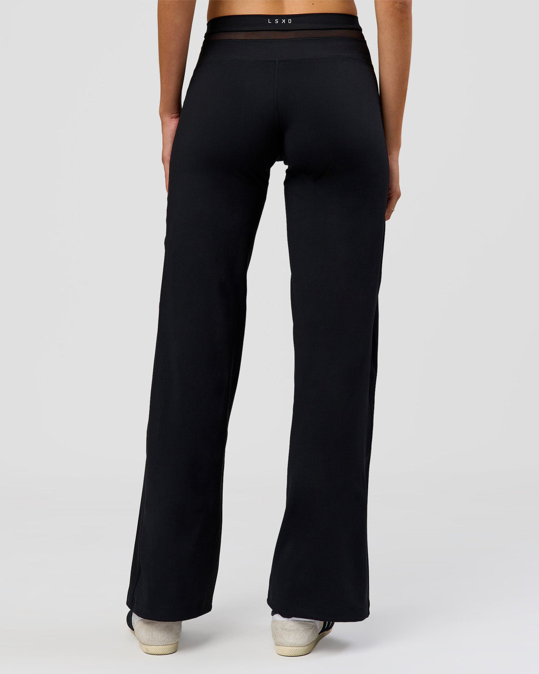 Woman wearing Dare Wide Leg Pant - Black | Model:Taneisha | Size:XS - view 9