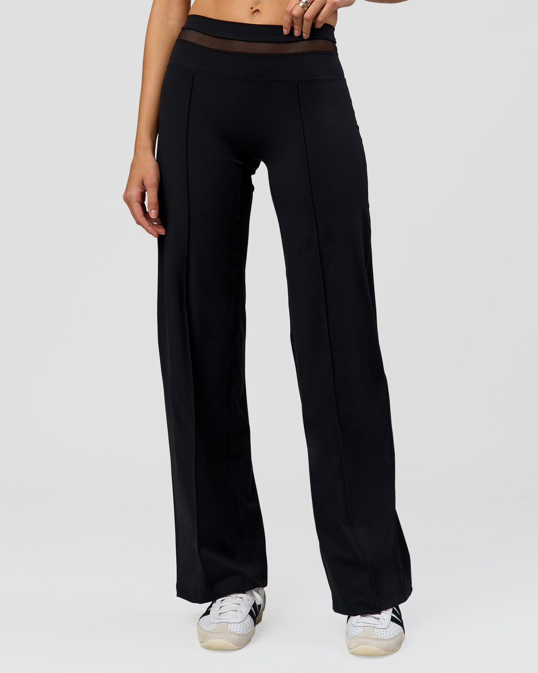 Woman wearing Dare Wide Leg Pant - Black | Model:Taneisha | Size:XS - view 10