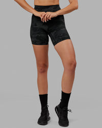 Elixir Ultra High-Rise 6" Short - Black Camo