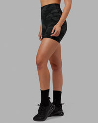 Elixir Ultra High-Rise 6" Short - Black Camo