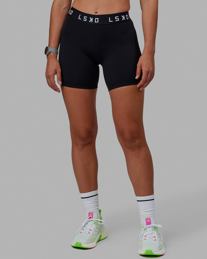 Extend Mid Shorts - Black-White
